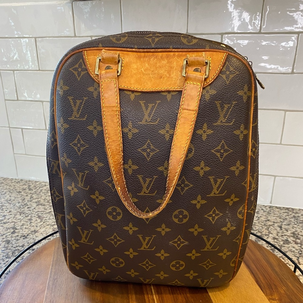 AUTHENTIC Louis Vuitton Excursion Bag